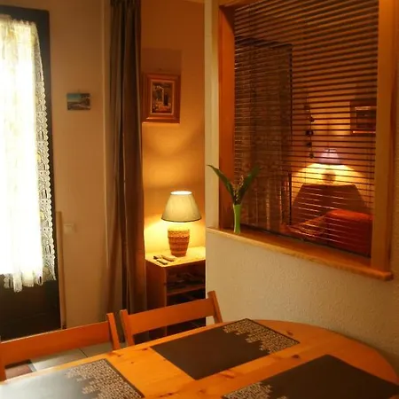 Prázdninový dům Hameau Du Rivage Maison En Duplex En Rez De Jardin, Avec Piscine , Proche Plage, Parking Privatif Saint-Cyprien (Pyrenees-Orientales)