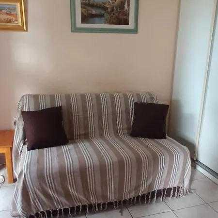 Holiday home Hameau Du Rivage Maison En Duplex En Rez De Jardin, Avec Piscine , Proche Plage, Parking Privatif Saint-Cyprien (Pyrenees-Orientales)